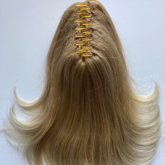 🆕 LAYERED FLIP PONYTAIL BLONDE HUES - Picture 4 of 5